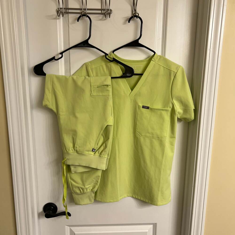 FIGS Women's Catarina One-Pocket Scrub Top in Limeade